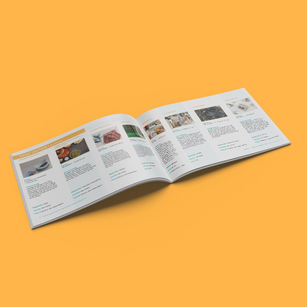 Opengeslagen boekje op een gele ondergrond, met twee pagina's gevuld met afbeeldingen en tekst, opgemaakt in rasterformaat door Saldesign, experts in grafische vormgeving.