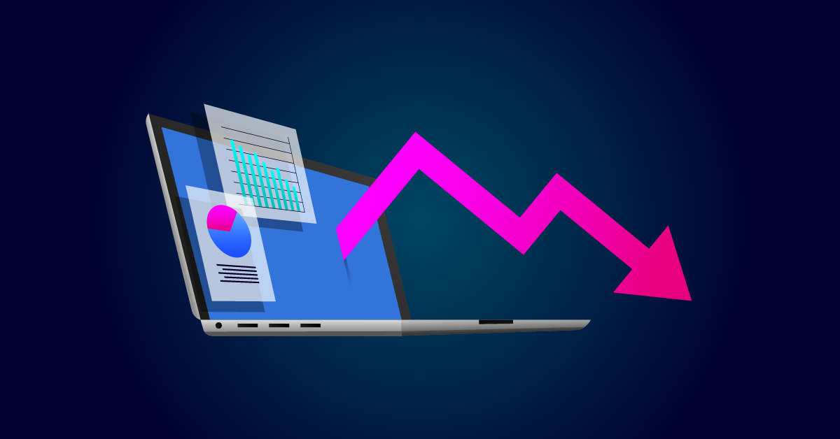 Een open laptop toont grafieken met een grote roze pijl naar beneden, die een daling in websiteverkeer aangeeft. Het implementeren van effectieve SEO-tips kan helpen deze trend om te keren en ernaar streven om uw site bovenaan in Google-ranglijsten te krijgen.