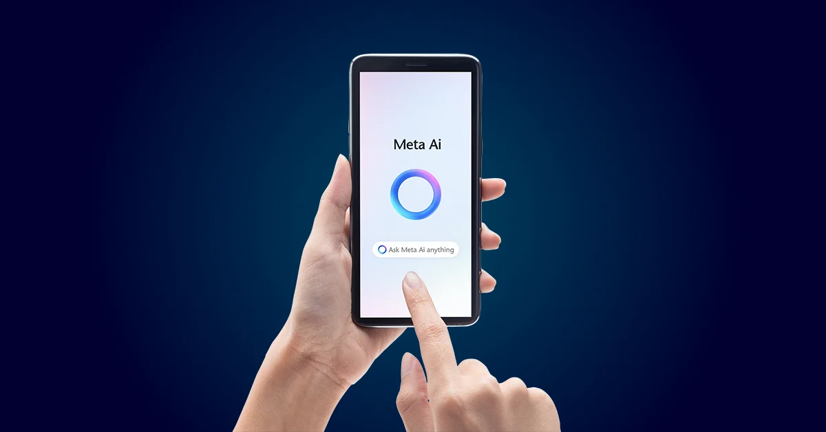 Een persoon houdt een smartphone vast met daarop de Meta AI-interface, een rond logo en een knop met het label 'Vraag Meta AI alles', waarmee de integratie met Messenger Ai en WhatsApp Ai wordt benadrukt.
